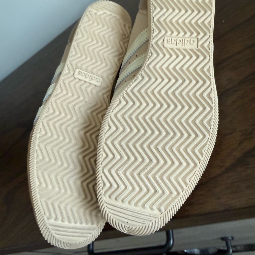 Adidas Beige Sneakers - Picture 3 of 4